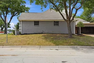 2121 Canton Dr, Fort Worth, TX 76112 - Photo 35