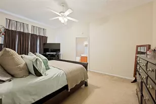 5651 Centeridge Dr, Dallas, TX 75249 - Photo 19