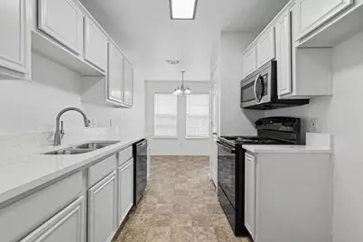 221 Los Angeles Drive, Glenn Heights, TX 75154 - Photo 11