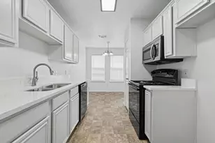 221 Los Angeles Dr, Glenn Heights, TX 75154 - Photo 11