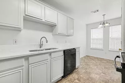 221 Los Angeles Drive, Glenn Heights, TX 75154 - Photo 13