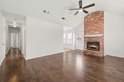 221 Los Angeles Drive, Glenn Heights, TX 75154 - Photo 7
