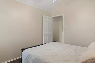 215 Cimarron Trail #1, Irving, TX 75063 - Photo 17
