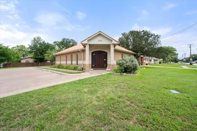 2220 W 2nd Avenue, Corsicana, TX 75110 - Photo 3