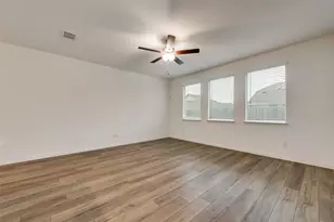 917 Dustwood Dr, Fort Worth, TX 76052 - Photo 5