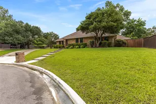 6501 Lake Side Cir, North Richland Hills, TX 76180 - Photo 3