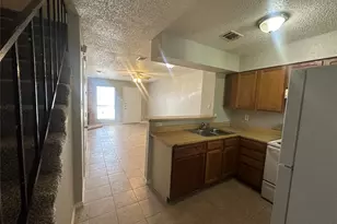 9447 Olde Towne Row, Dallas, TX 75227 - Photo 5