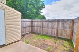 2194 Aspen Dr, Dallas, TX 75227 - Photo 9