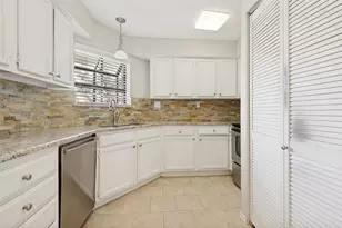 16301 Ledgemont Ln, Addison, TX 75001 - Photo 13