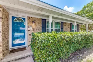 1121 W Redbud Dr, Hurst, TX 76053 - Photo 3