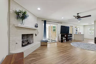 1121 W Redbud Drive, Hurst, TX 76053 - Photo 5