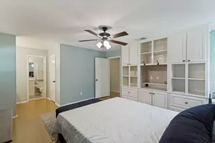 1121 W Redbud Dr, Hurst, TX 76053 - Photo 11