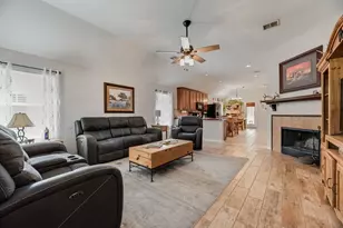 13708 Trail Break Dr, Fort Worth, TX 76052 - Photo 5