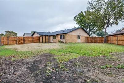 1912 Primrose, Carrollton, TX 75007 - Photo 19