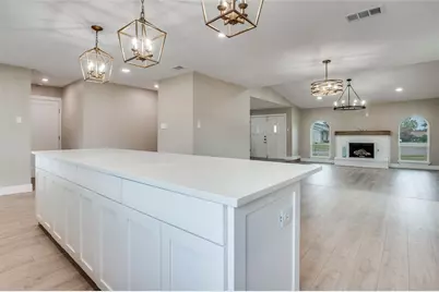 1912 Primrose, Carrollton, TX 75007 - Photo 7