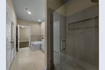 614 N M L King Jr Boulevard, Grand Prairie, TX 75050 - Photo 9