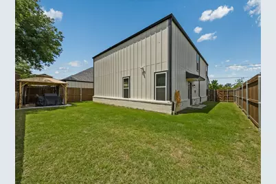 614 N M L King Jr Boulevard, Grand Prairie, TX 75050 - Photo 25