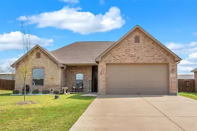 129 Oak Springs Loop, Mabank, TX 75147 - Photo 1
