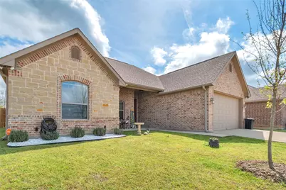 129 Oak Springs Loop, Mabank, TX 75147 - Photo 3