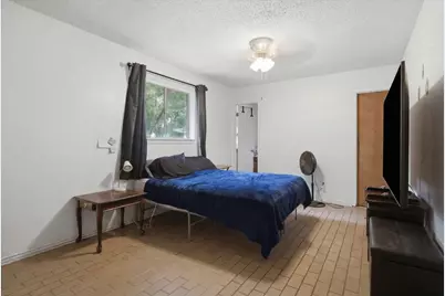 701 N Douglas Avenue, Cleburne, TX 76033 - Photo 13