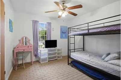 701 N Douglas Avenue, Cleburne, TX 76033 - Photo 17
