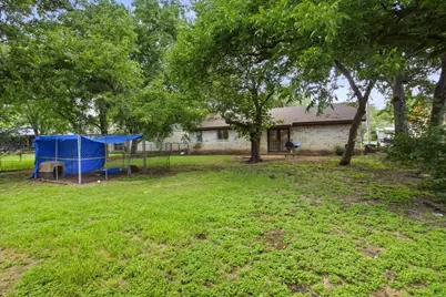 701 N Douglas Avenue, Cleburne, TX 76033 - Photo 21