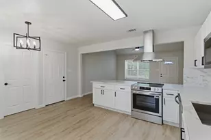 610 Galbraith St, Lake Dallas, TX 75065 - Photo 5
