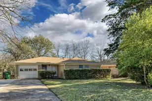 502 Brown St, Waxahachie, TX 75165 - Photo 1