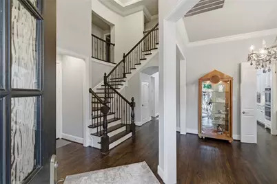 645 Clearwater Drive, Irving, TX 75039 - Photo 5