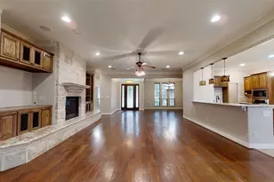3722 Cove Timber Ave, Granbury, TX 76049 - Photo 7