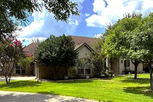3722 Cove Timber Ave, Granbury, TX 76049 - Photo 3