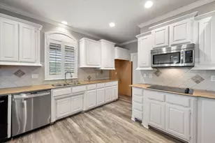 1398 Fairhaven Dr, Mansfield, TX 76063 - Photo 9