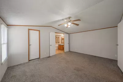 912 Skylark Drive, Granbury, TX 76049 - Photo 17