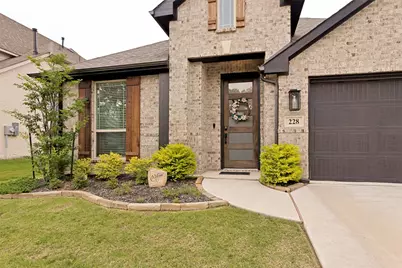 228 Shawnee Trail, Alvarado, TX 76009 - Photo 3