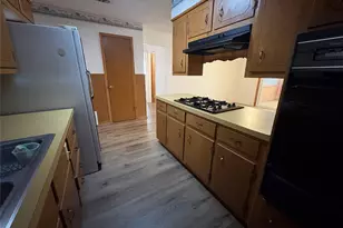 212 S Norma Dr, Lacy Lakeview, TX 76705 - Photo 9