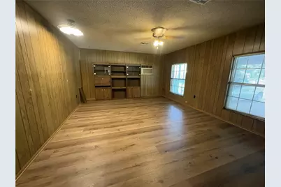 212 S Norma Drive, Lacy Lakeview, TX 76705 - Photo 3