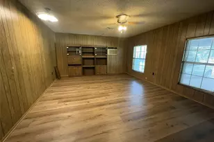 212 S Norma Dr, Lacy Lakeview, TX 76705 - Photo 3