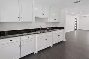 3220 Illinois Ave, Fort Worth, TX 76110 - Photo 13