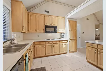 4201 Spurwood Drive, Carrollton, TX 75010 - Photo 7