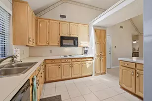 4201 Spurwood Dr, Carrollton, TX 75010 - Photo 7