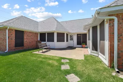 4201 Spurwood Drive, Carrollton, TX 75010 - Photo 3