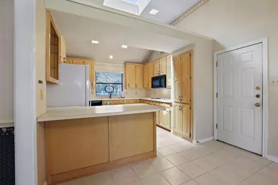 4201 Spurwood Drive, Carrollton, TX 75010 - Photo 13