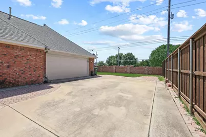 4201 Spurwood Drive, Carrollton, TX 75010 - Photo 27
