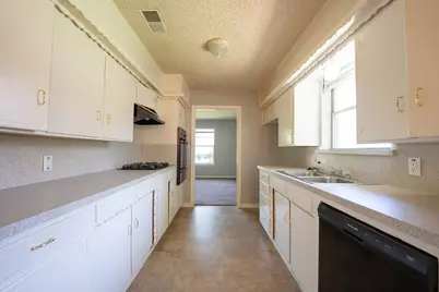614 N Young Boulevard, DeSoto, TX 75115 - Photo 9