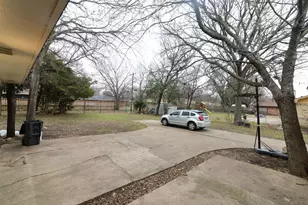 614 N Young Blvd, DeSoto, TX 75115 - Photo 3
