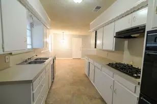 614 N Young Blvd, DeSoto, TX 75115 - Photo 5