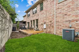 2117 Parkview, Carrollton, TX 75006 - Photo 25