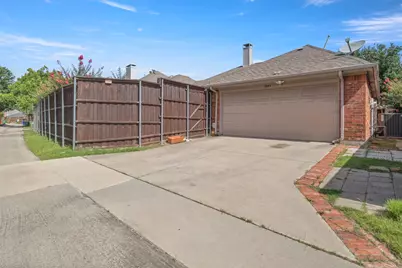 1003 Hunters Creek Drive, Carrollton, TX 75007 - Photo 21