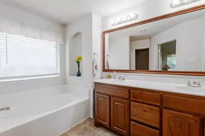 1408 Lauren Lane, Granbury, TX 76048 - Photo 25