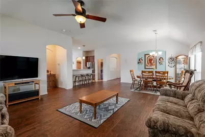 1408 Lauren Lane, Granbury, TX 76048 - Photo 11